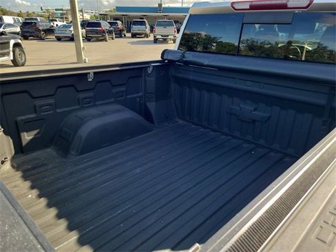 Certified 2022 Chevrolet Silverado 1500 LT w/ Convenience Package II image 6