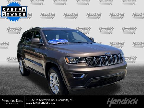 Used 2021 Jeep Grand Cherokee Laredo AWD/4WD image 1