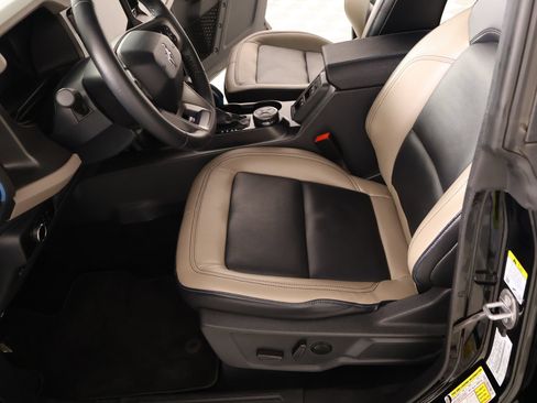 Used 2024 Ford Bronco Wildtrak AWD/4WD image 12