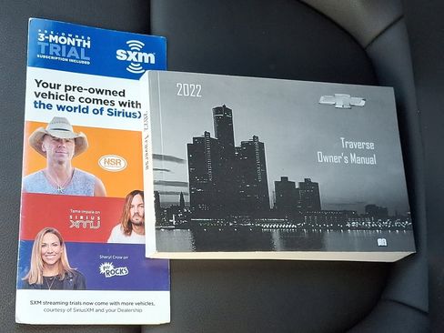 Used 2022 Chevrolet Traverse LT w/ LPO, Floor Liner Package image 29