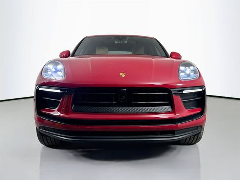 Certified 2026 Porsche Macan AWD/4WD image 10