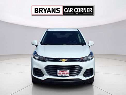 Used 2022 Chevrolet Trax LS w/ Tint and Cruise Package image 25