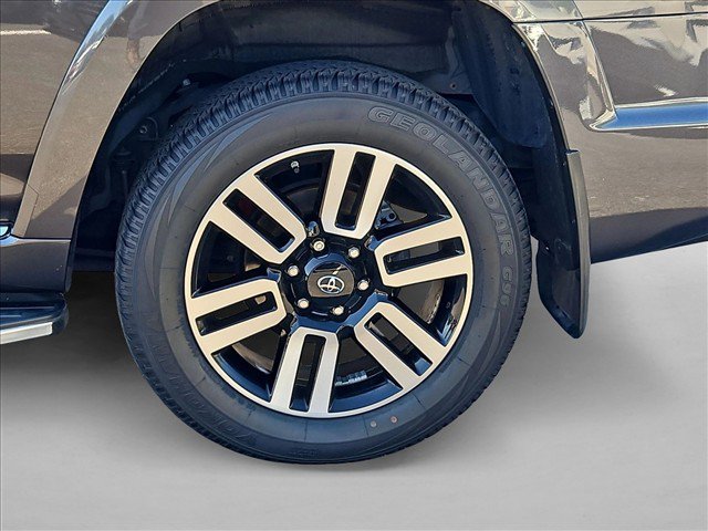 Used 2018 Toyota 4Runner Limited AWD/4WD image 25