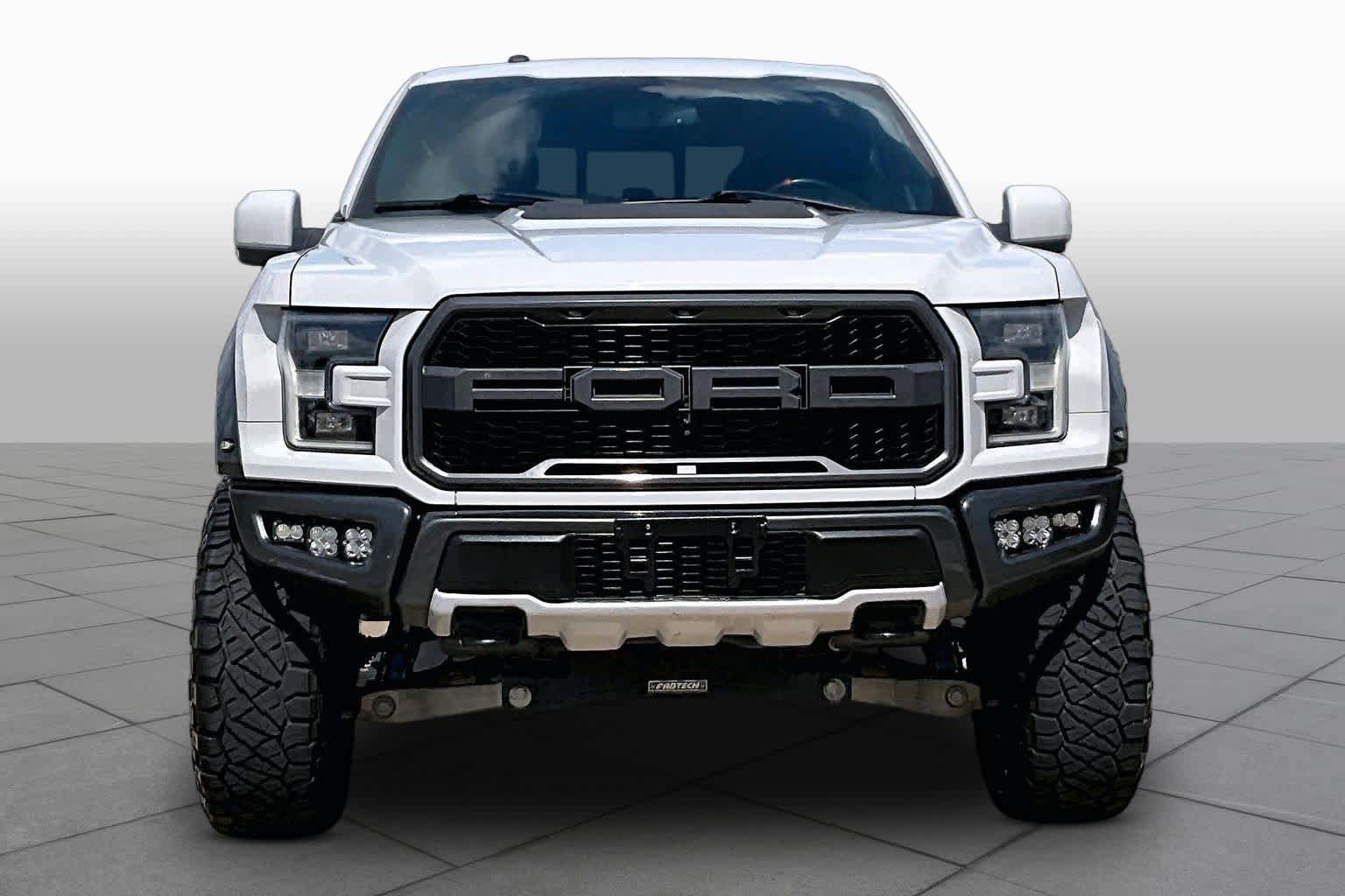 Used 2017 Ford F150 Raptor w/ Equipment Group 802A Luxury AWD/4WD image 4