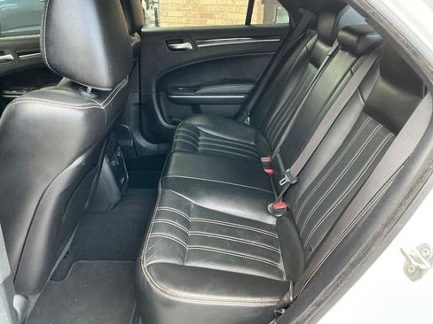 Used 2019 Chrysler 300 S RWD image 13