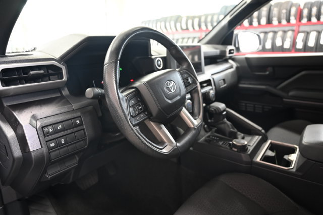 Used 2025 Toyota 4Runner SR5 AWD/4WD image 22