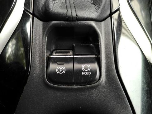 Used 2021 Toyota Corolla SE FWD image 46