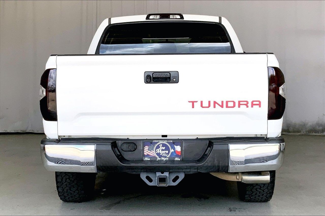 Used 2014 Toyota Tundra SR5 w/ SR5 Upgrade Package RWD image 3