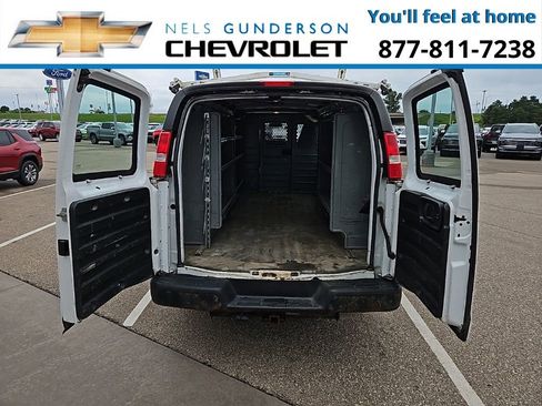 Used 2017 Chevrolet Express 3500 Extended RWD image 10