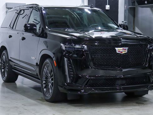 Used 2023 Cadillac Escalade V image 7