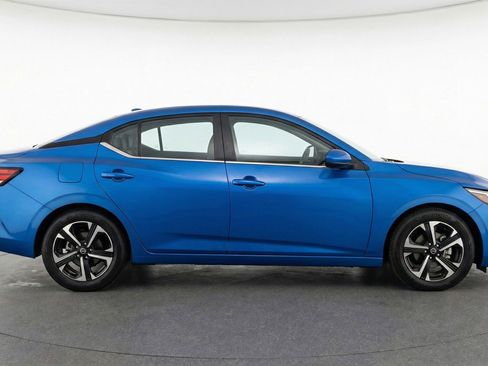 Used 2025 Nissan Sentra SV FWD image 11