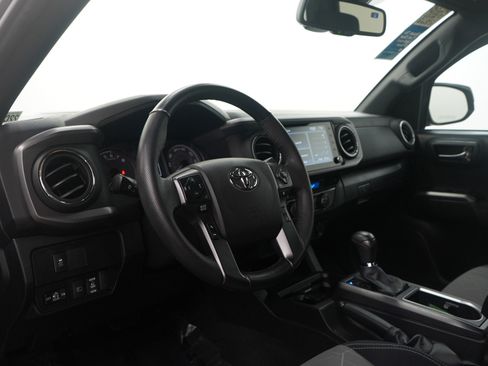 Used 2023 Toyota Tacoma TRD Sport image 16