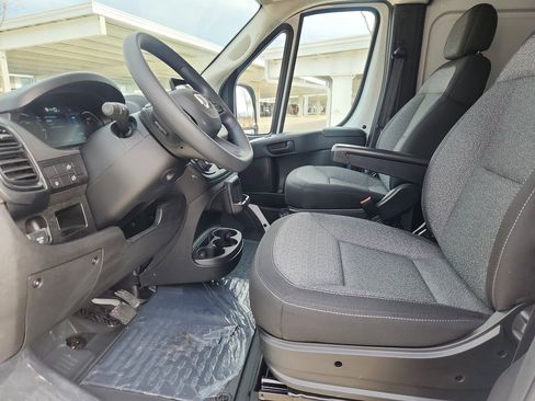 New 2025 RAM ProMaster 3500 w/ Convenience Group FWD image 7