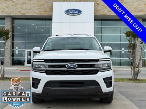 Used 2024 Ford Expedition Max XLT image 2