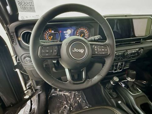 New 2025 Jeep Gladiator Sport image 11