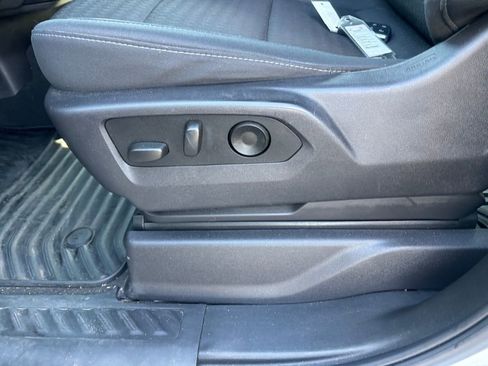 Used 2024 Chevrolet Silverado 1500 Custom image 23