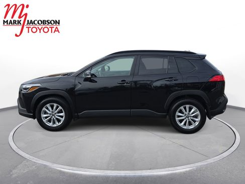 Used 2024 Toyota Corolla Cross LE image 14