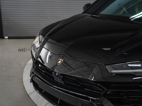 Used 2022 Lamborghini Urus AWD/4WD image 13
