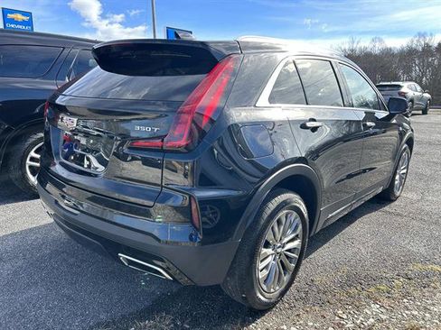 Used 2024 Cadillac XT4 Premium Luxury image 3