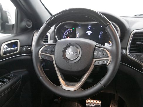 Used 2015 Jeep Grand Cherokee Overland w/ Advanced Technology Group AWD/4WD image 17