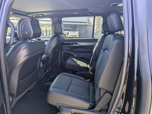 New 2026 Jeep Grand Wagoneer L Limited AWD/4WD image 15