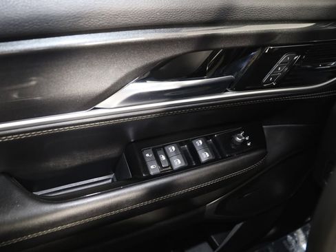 Used 2022 Jeep Wagoneer Series I w/ Premium Group I image 32