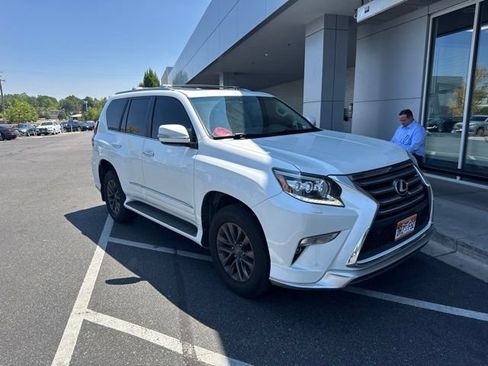 Used 2019 Lexus GX 460 Premium AWD/4WD image 2
