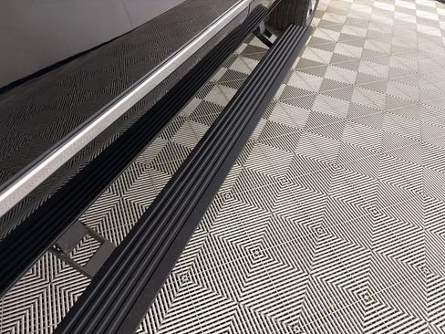 Used 2020 RAM 1500 Limited image 28