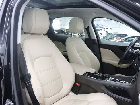 Used 2018 Jaguar F-PACE Prestige AWD/4WD image 27