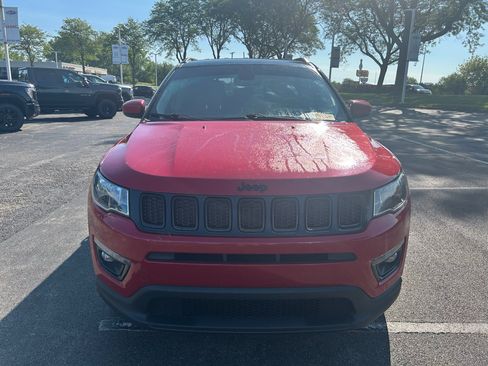 Used 2018 Jeep Compass Latitude w/ Popular Equipment Group AWD/4WD image 2