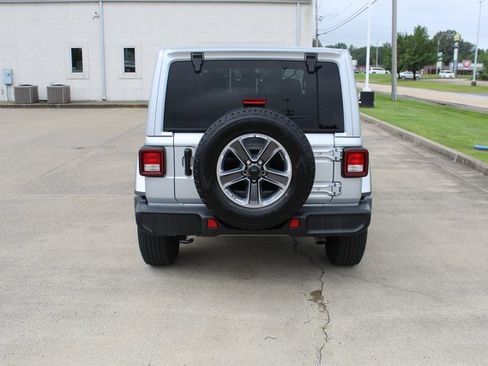 Used 2022 Jeep Wrangler Unlimited Sahara w/ Cold Weather Group image 5