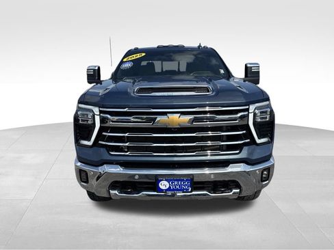 Used 2025 Chevrolet Silverado 2500 LTZ w/ LTZ Plus Package AWD/4WD image 10
