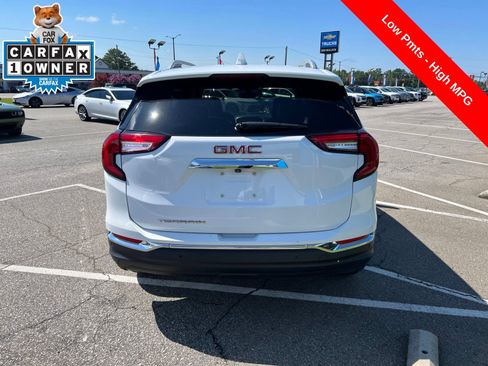 Used 2022 GMC Terrain SLT w/ LPO, Floor Liner Package FWD image 4