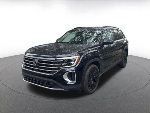 Used 2026 Volkswagen Atlas SE FWD image 4