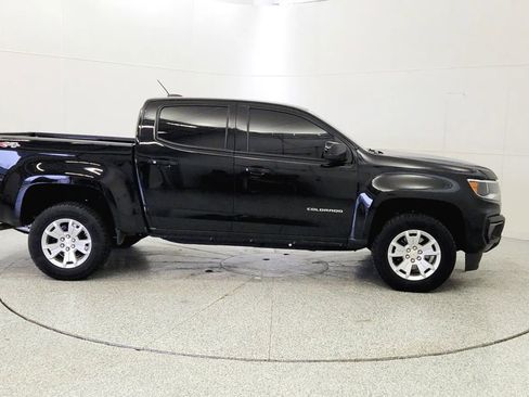 Used 2022 Chevrolet Colorado LT w/ LT Convenience Package image 8