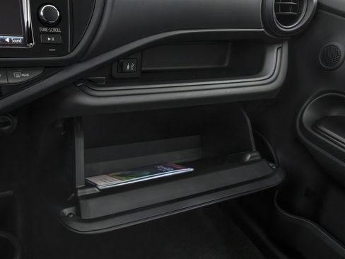 Used 2016 Toyota Prius C Four image 17