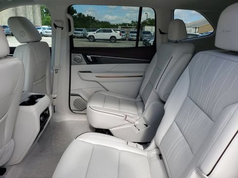 New 2026 Buick Enclave Avenir w/ Super Cruise Package FWD image 11