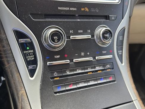 Used 2019 Lincoln Nautilus Reserve FWD image 17