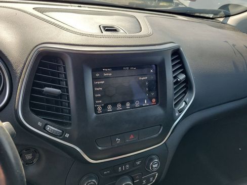 Used 2020 Jeep Cherokee Latitude Plus image 21