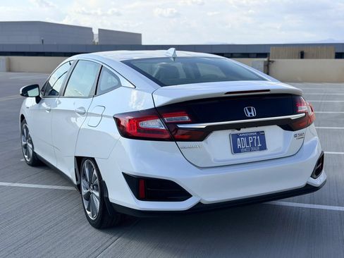 Used 2018 Honda Clarity Touring image 4