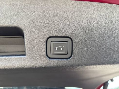 Used 2026 Chevrolet Traverse LT AWD/4WD image 23