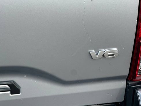 Used 2019 Toyota Tacoma TRD Sport w/ Technology Package RWD image 30