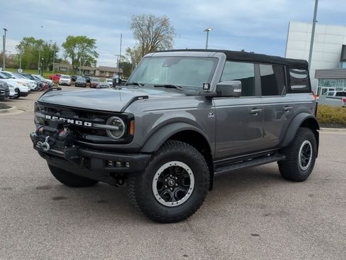 Used 2022 Ford Bronco Outer Banks w/ Sasquatch Package AWD/4WD image 1