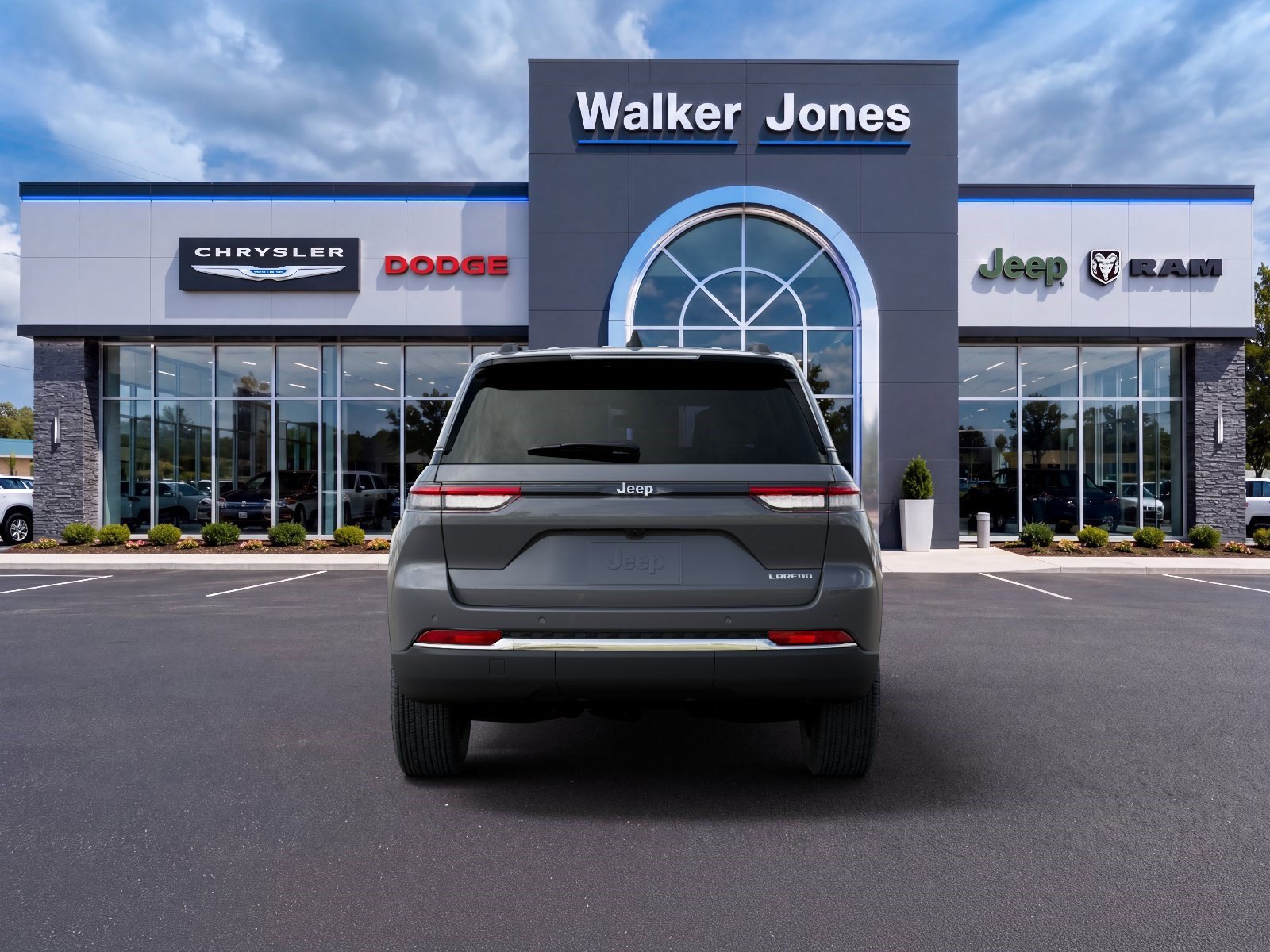 New 2027 Jeep Grand Cherokee Laredo X RWD image 7