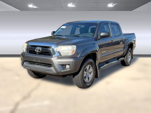 Used 2015 Toyota Tacoma PreRunner image 2