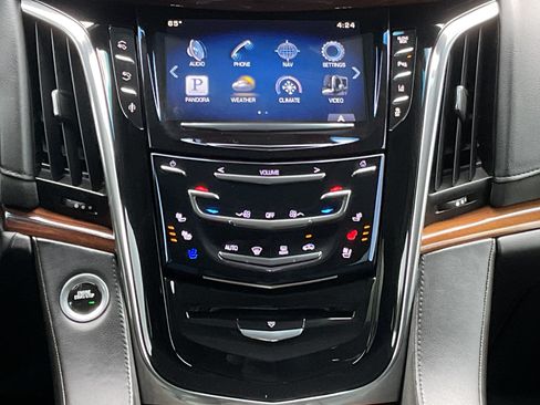 Used 2015 Cadillac Escalade Premium AWD/4WD image 17