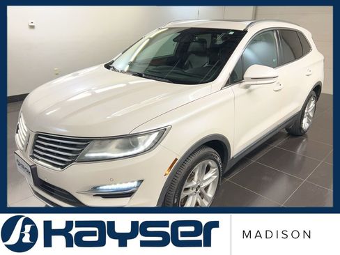 Used 2017 Lincoln MKC Reserve w/ Technology Package AWD/4WD image 3