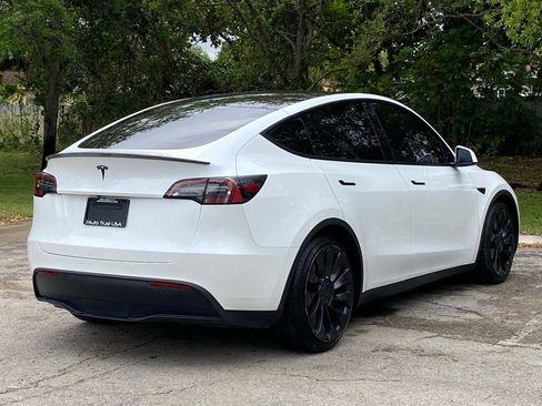 Used 2022 Tesla Model Y Performance image 9
