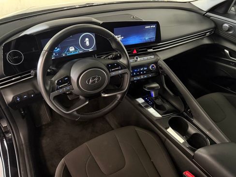 Certified 2023 Hyundai Elantra SEL w/ Convenience Package FWD image 11