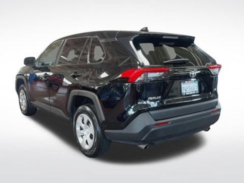 Used 2024 Toyota RAV4 LE FWD image 7